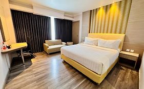 Orchardz Hotel Industri Jakarta Kemayoran